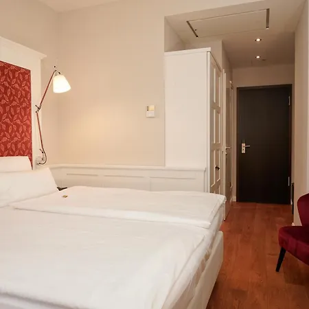 Berggasthof Koenigstuhl Hotel